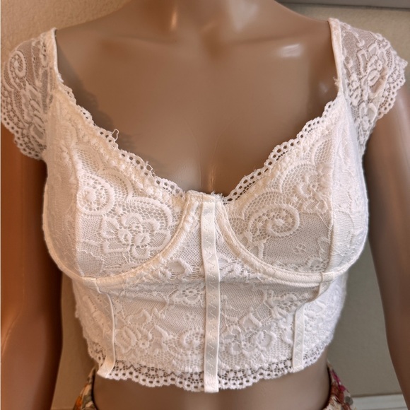 White Lace Crop Top medium used - Picture 6 of 7